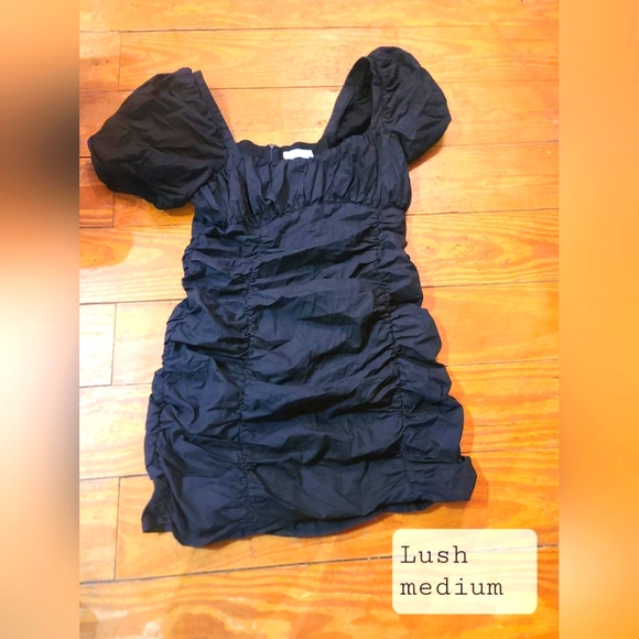 Lush Dresses & Skirts - Puffsleeve top/dress